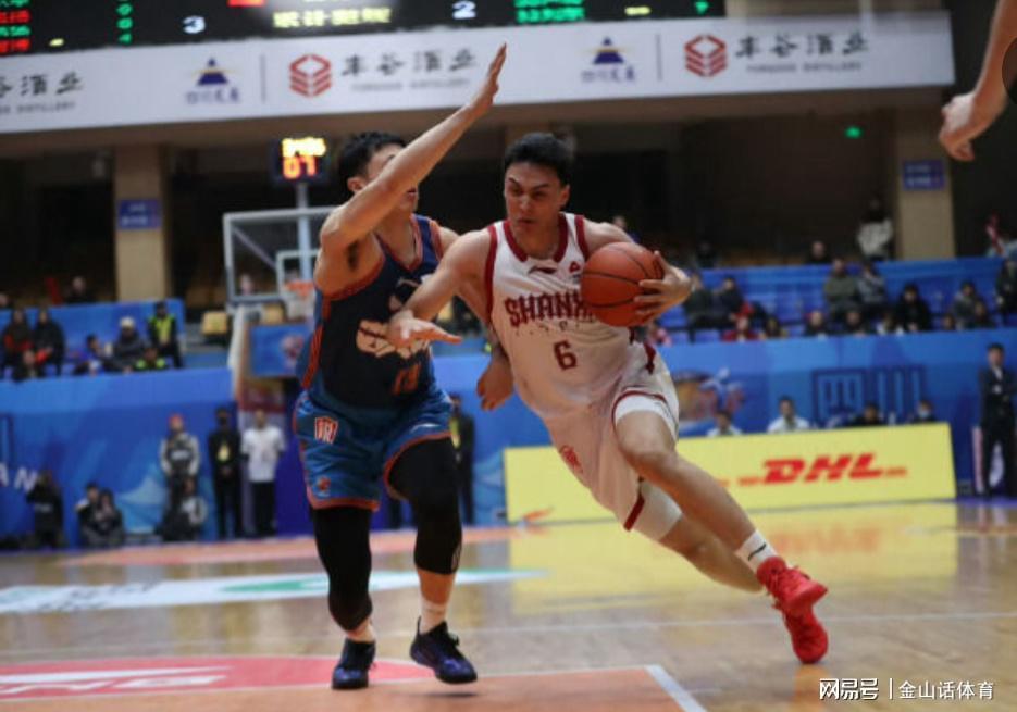 开云体育app-太离谱！山西打四川，末节比分6-9，网友: 这是职业球员干的事？