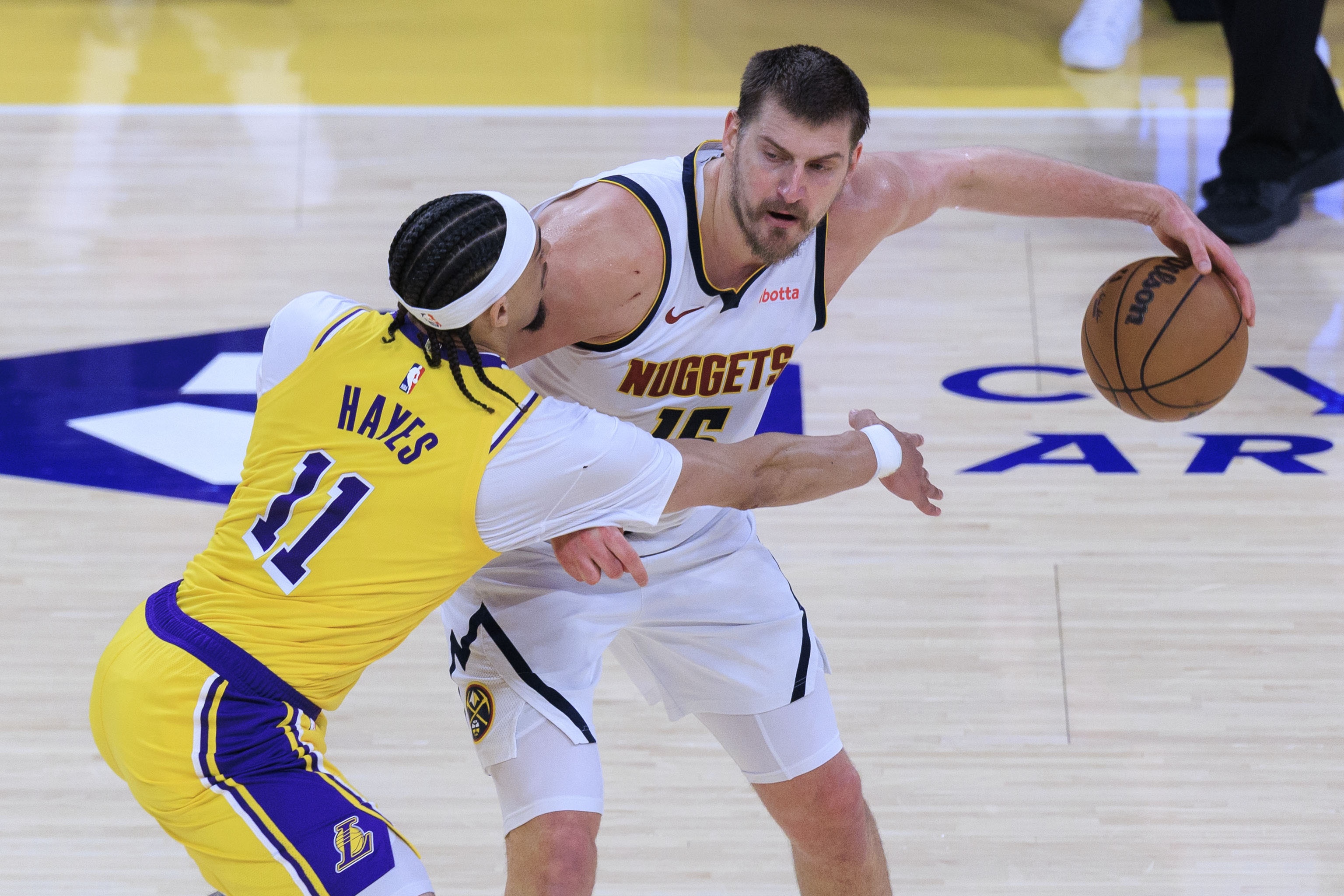 开云体育官网-斯玛特：我们对约基奇采取了不同的防守方式 很多甚至是临场发挥